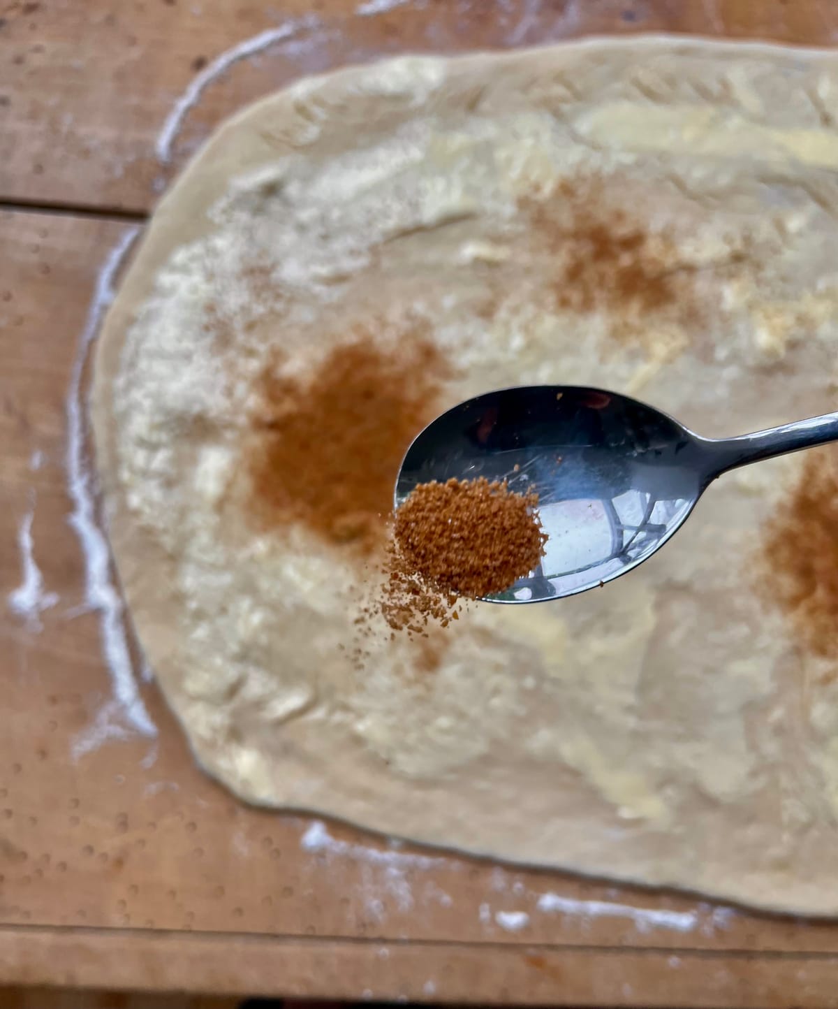 Cynamonki na stolnicy po kowalu