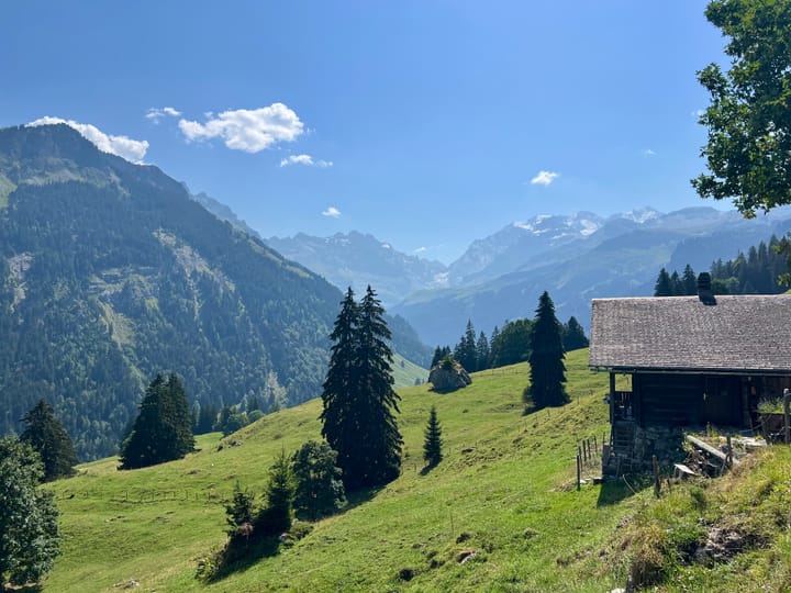 Gorący Kiental z widokami na Jungfrau